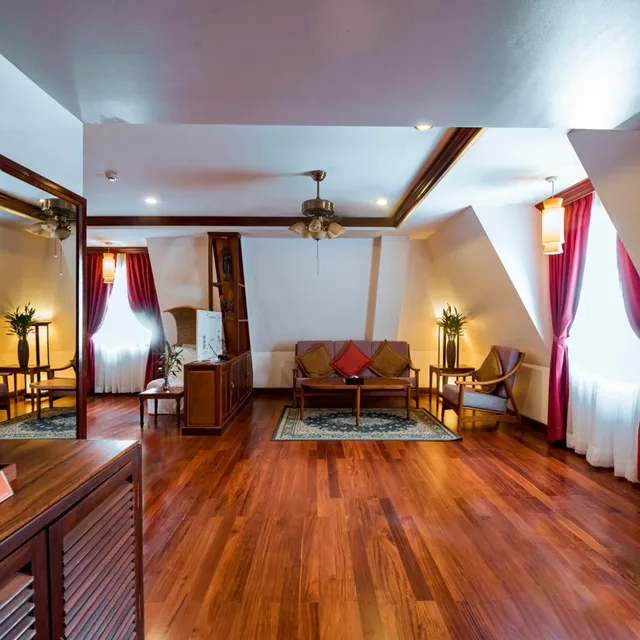 Penthouse Suite, King Bed، Royal Crown Hotel & Spa 8/10