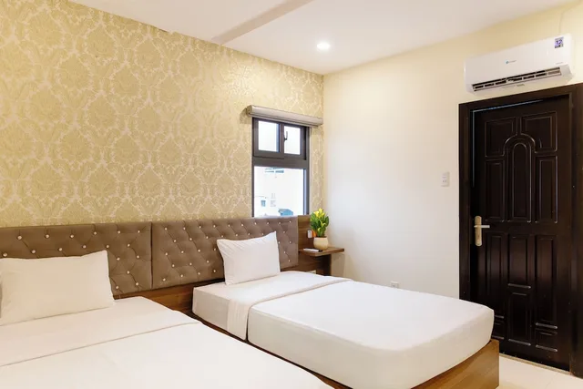 Deluxe, Boss Palace Hotel 8/10