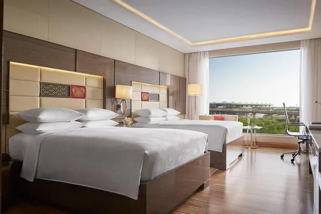 غرفة تنفيذية بسريرين مزدوجين بإطلالة على المسبح، Jw Marriott Hotel Mumbai Sahar 1/6