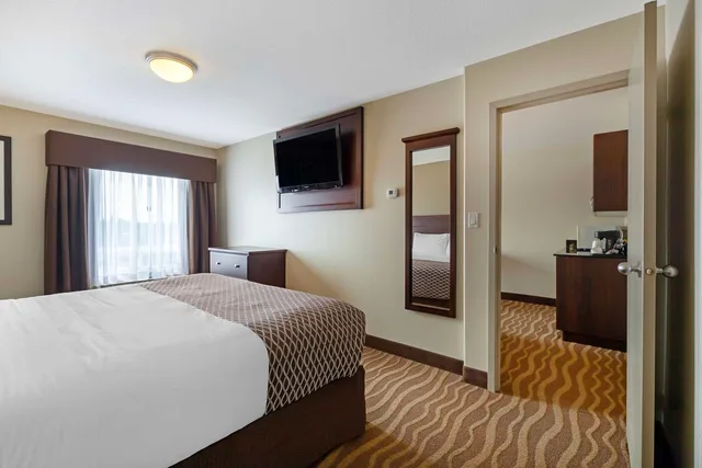 جناح بسرير كينج، Best Western High Road Inn 2/3