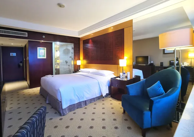 غرفة تنفيذية بسرير كوين، Radisson Collection Hyland Shanghai 8/10