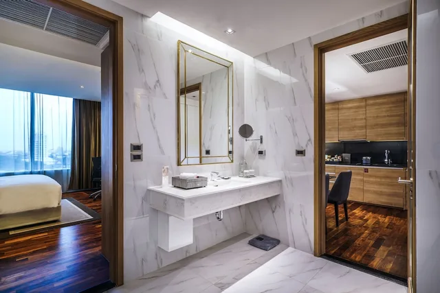 جناح بسرير كينج بشرفة، MUU Bangkok Hotel 9/10