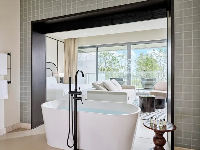 Hill Studio Suite Garden View King، Grand Josun Hill Suite 2/2