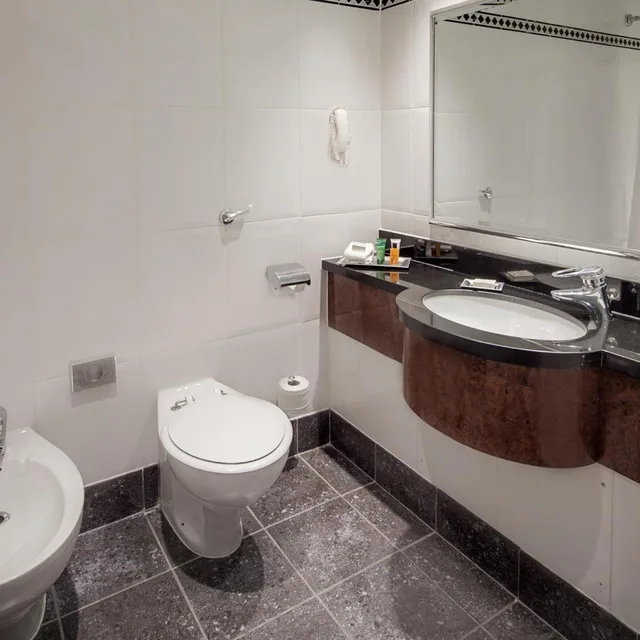 غرفة عائلية بسريرين مزدوجين، Glasgow Grosvenor Hotel 3/6