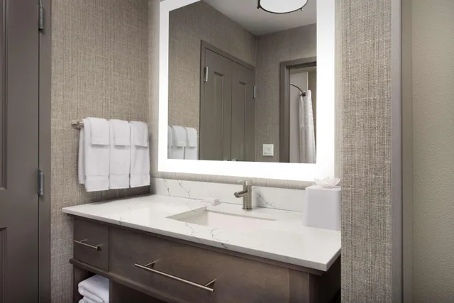 غرفة بسريرين كوين لذوي الإعاقة، Homewood Suites by Hilton Louisville Airport 2/2