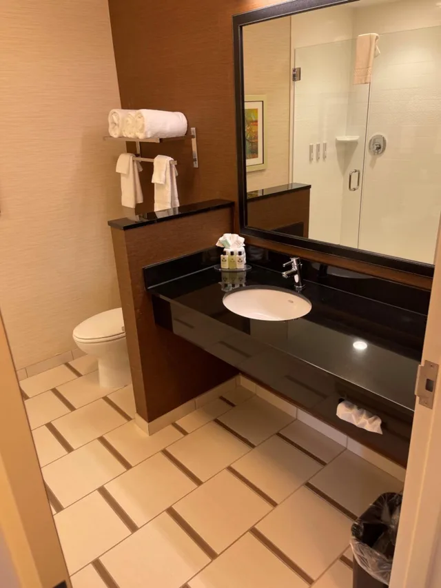 جناح بسرير كينج، Fairfield Inn Suites East Grand Forks 3/3
