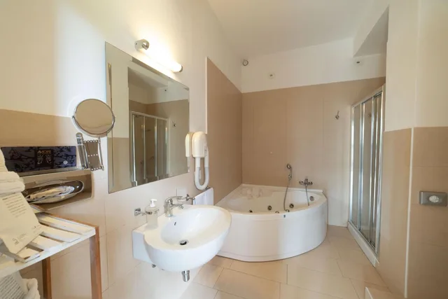 جناح جونيور، Hotel Parco Delle Fontane 10/10