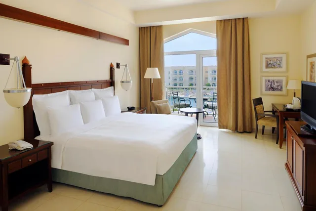 Room, King Bed, Pool and Ocean View، Wyndham Garden Salalah Mirbat 4/5