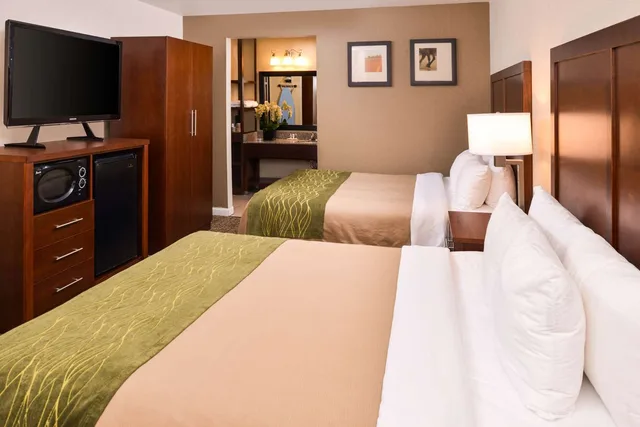Room, 2 Queen Beds, Rancho Cordova Inn 7/9