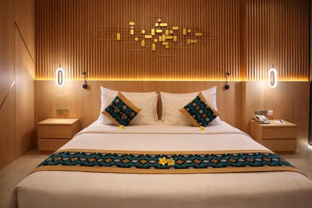 غرفة ديلوكس بسرير مزدوج بإطلالة على المسبح، Raja Hotel Kuta Mandalika Resort & Convention 2/10