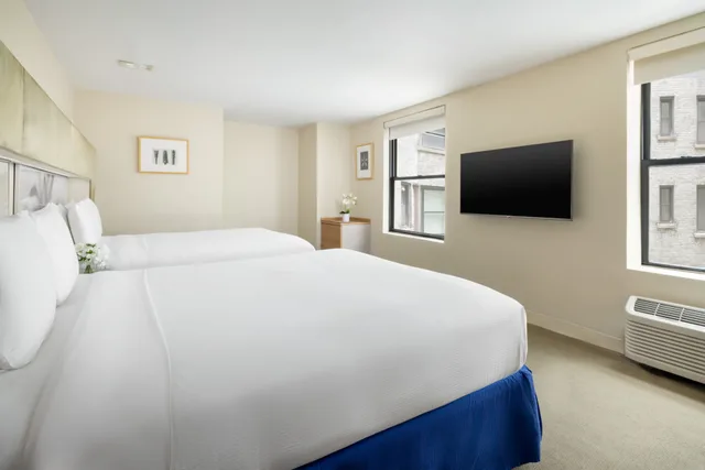 غرفة بسرير كوين، The Shoreham Hotel 1/3