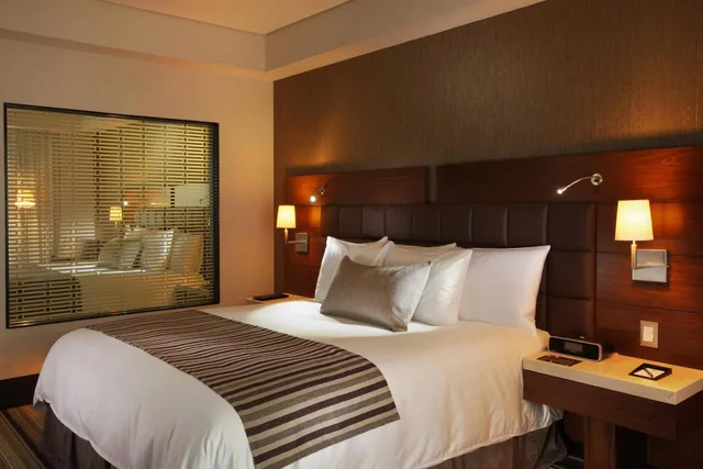 غرفة ديلوكس بسرير كينج بإطلالة على المدينة، JW Marriott Hotel Mexico City Santa Fe 8/10