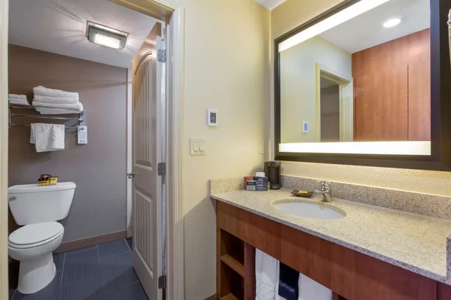 جناح بثلاثة أسرّة بغرفتي نوم، Best Western Plus Clocktower Inn 3/3
