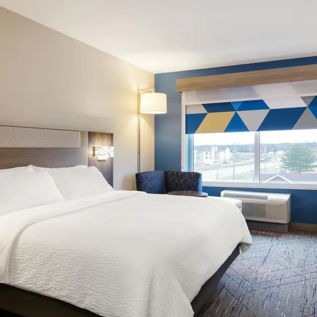 غرفة قياسية بسرير كينج لذوي الإعاقة، Candlewood Suites Dixon by IHG 2/3