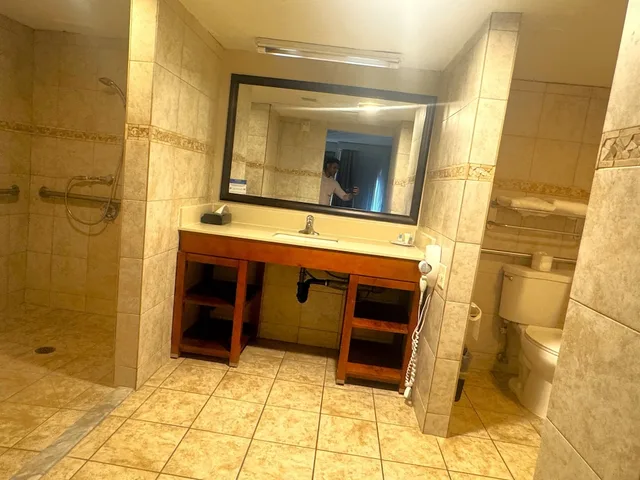 غرفة بسرير كينج لذوي الإعاقة، Comfort Inn Downtown Salt Lake City, UT 10/10