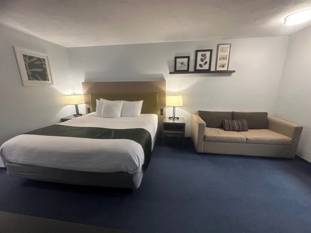 Deluxe, King Bed, Sofa, Pictured Rocks Inn & Suites 1/5