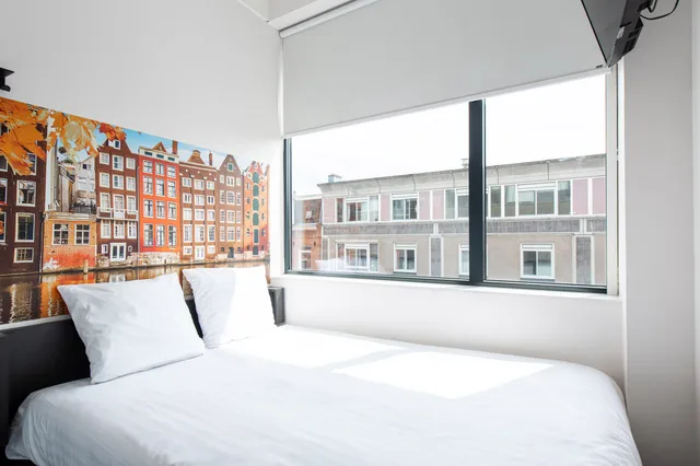 غرفة صغيرة مزدوجة، easyHotel Amsterdam City Centre 2/2