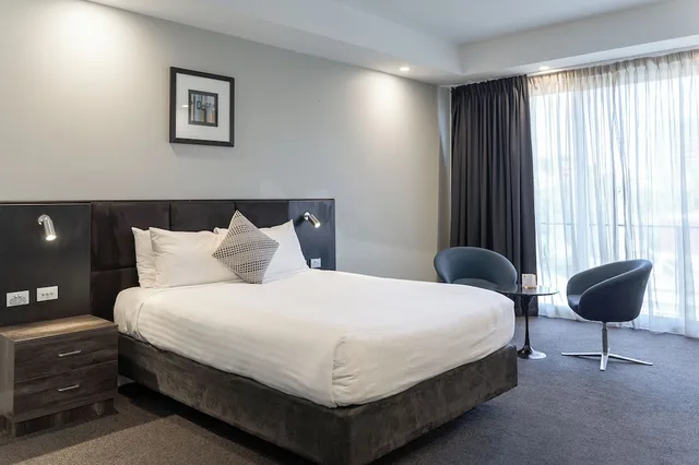 غرفة قياسية بسرير كوين، Adelaide Rockford Hotel 5/8
