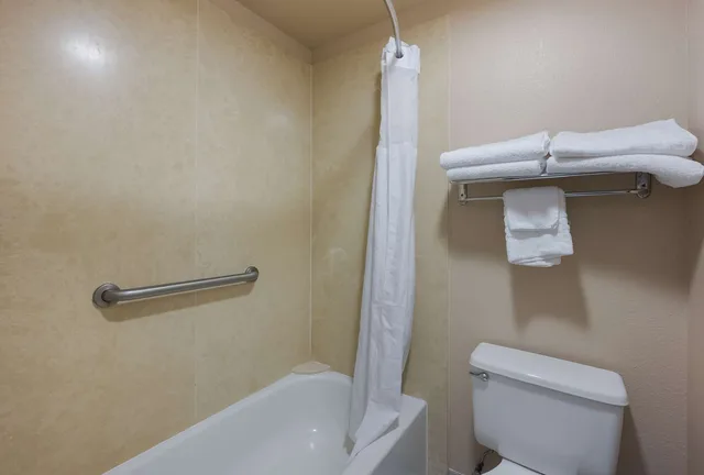 غرفة بسريرين كينج، Best Western Bidarka Inn 2/2