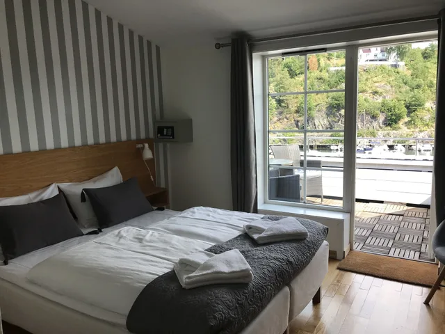 غرفة سوبيريور بسرير مزدوج بإطلالة على البحر بشرفة، Tvedestrand Fjordhotell 2/4
