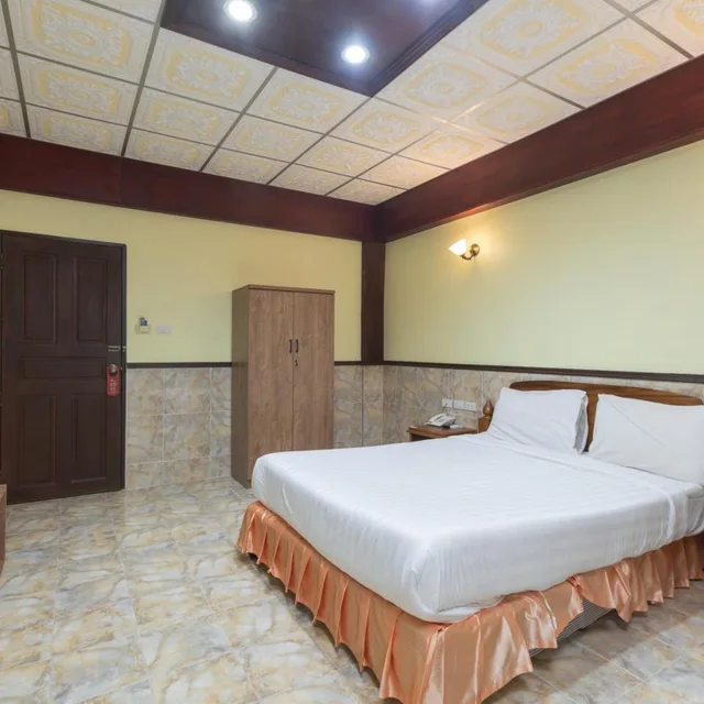 غرفة قياسية بسرير كوين، Kata Palace Hotel 3/10