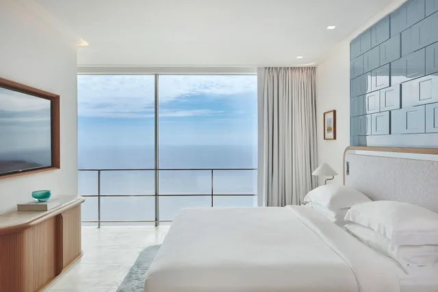 Azur, Suite، The Maybourne Riviera 1/3
