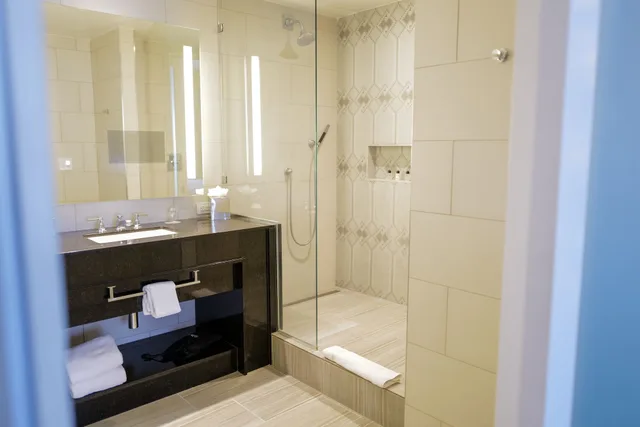1 Bedroom, Deluxe, Suite, King Bed, The St. Anthony A Luxury Collection Hotel San Antonio 5/5