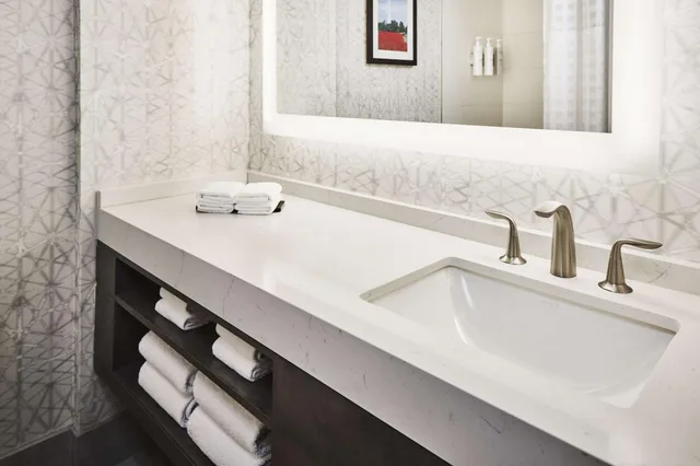 Suite, Multiple Beds، Embassy Suites Alexandria Old Town 2/3