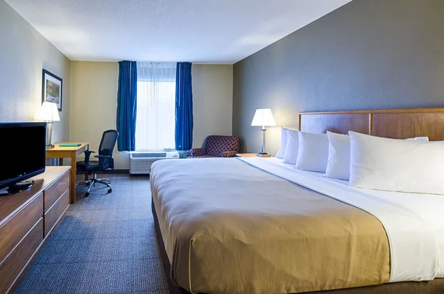 غرفة قياسية بسرير كينج، Quality Inn Princeton 1/10