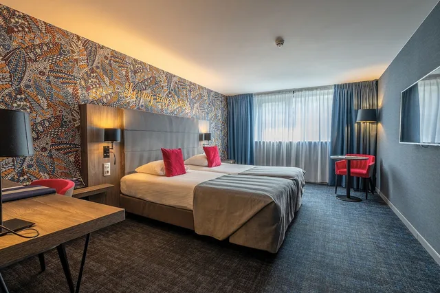 غرفة قياسية بسرير كينج بإطلالة على النهر، Van der Valk Congres Hotel Liege 6/10