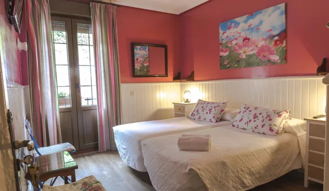Room, Double or Twin Bed, Pensión Amaiur 1/3