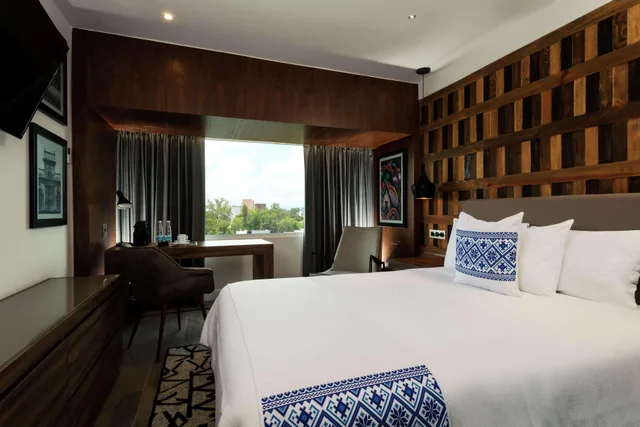 غرفة بسرير كوين، Hotel Indigo Guadalajara Expo, an IHG Hotel 1/8