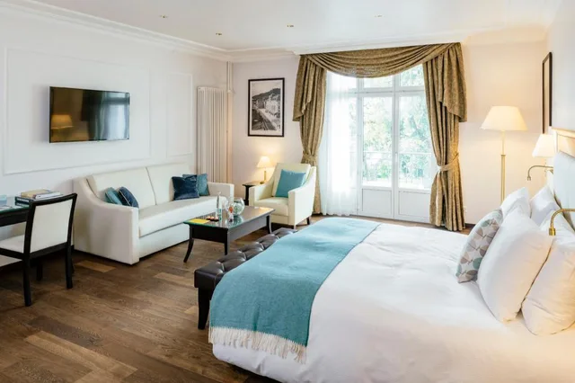 Suite, Queen Bed, Partial Lake View, Balcony، Grand Hotel Suisse Majestic 3/7