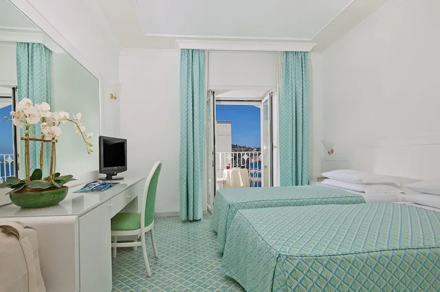 غرفة قياسية بسريرين منفصلين، Grand Hotel Riviera 2/3