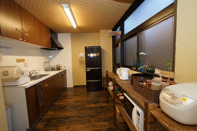 غرفة يابانية ثلاثية بفراش فوتون وسريرين منفصلين بحمام مشترك، Guest House Ouka - Hostel 6/6