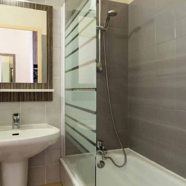 غرفة رباعية، The Originals City Hotel L Acropole Saint Etienne Sud 10/10