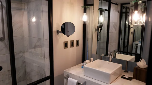 غرفة بسرير كوين، Hotel Indigo Guadalajara Expo, an IHG Hotel 6/8
