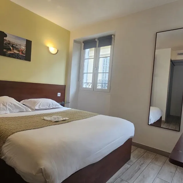 غرفة كبيرة بسرير مزدوج، Massilia Hotel 2/10