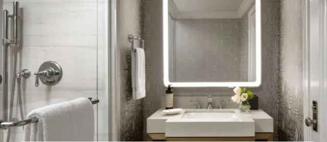 Deluxe, 2 Queen Beds, City View, Bath and Shower، Fairmont Hotel Macdonald 2/2