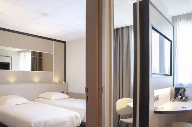 Connecting, Family, Brit Hotel Nantes La Beaujoire - L Amandine 6/6