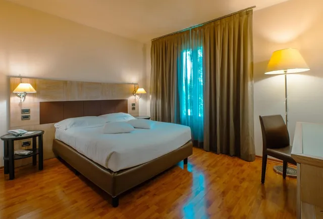 جناح جونيور بسرير كوين بشرفة، San Giorgio, Sure Hotel Collection by Best Western 1/3