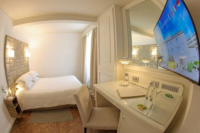 Roof Top, Queen Bed، Hostellerie De L Abbaye 5/5