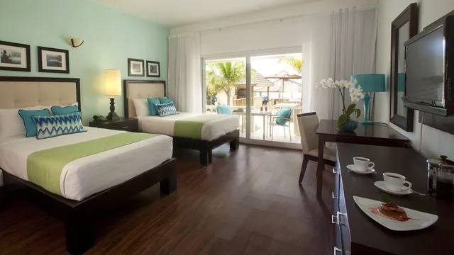 Deluxe, 2 Double Beds, Ocean Front، Sandy Haven Resort 5/6