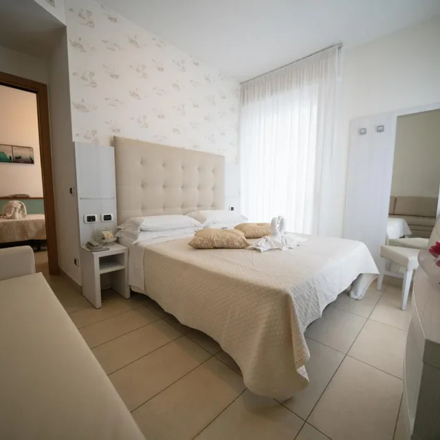 جناح جونيور عائلي، HOTEL ABC 2/10
