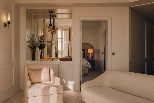 1 Bedroom, Suite, Single Bed, Garden View, Sofa, Carlton Cannes, a Regent Hotel 2/3