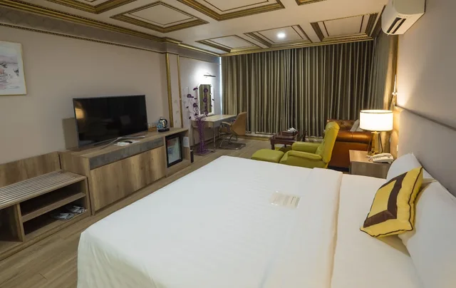 جناح تنفيذي بسرير كوين بإطلالة على المدينة، Lotus Saigon Hotel 4/10