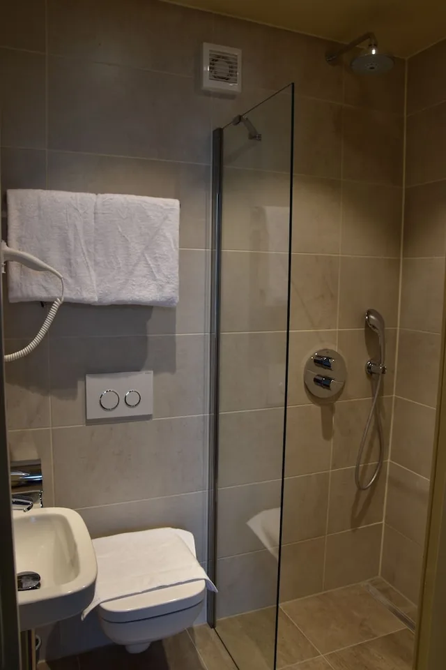 غرفة بسرير مزدوج بإطلالة على القناة، Ozo Hotels Armada Amsterdam 4/4
