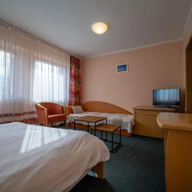 Room, Double Bed, Balcony, Hotel Boboty 4/10