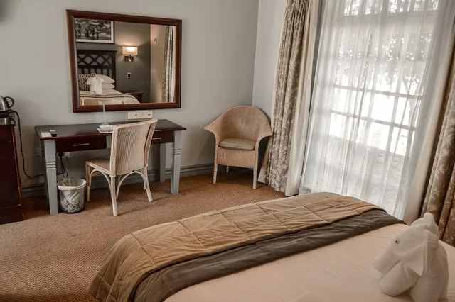 Standard, Twin Beds, Indaba Hotel 3/8