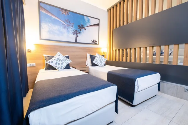 غرفة قياسية بسرير مزدوج مع أريكة، TUI Blue Tropical 4/10